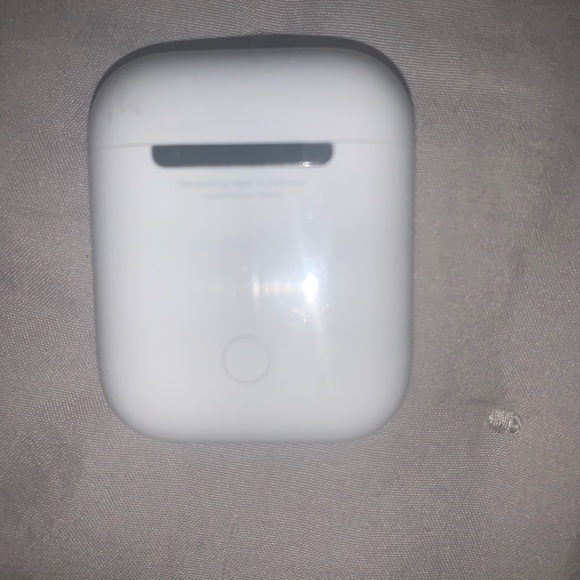 Used Airpods Charger Case With Cover Case - Picture 6 of 7